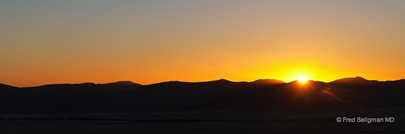 20090531_171255 D3 P1 P1.jpg - and watch the sun drop behind the mountains